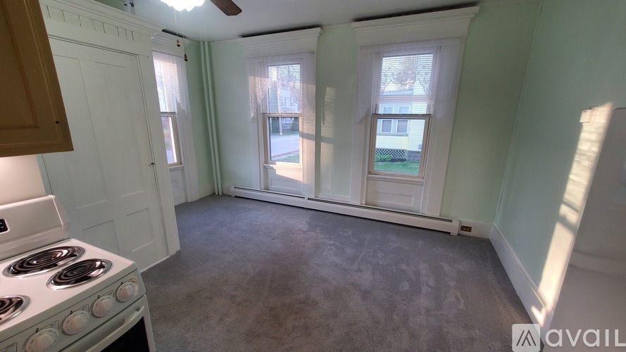 6 Maple Street Studio Apartment for Rent - Photo gallery 4