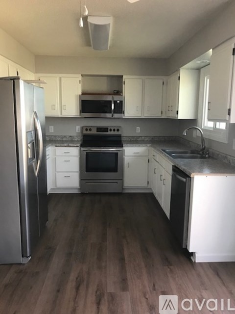 5204 South Drexel Drive 4 Beds Apartment for Rent