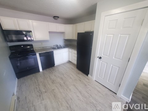 828 Gould St 2 Beds Apartment for Rent