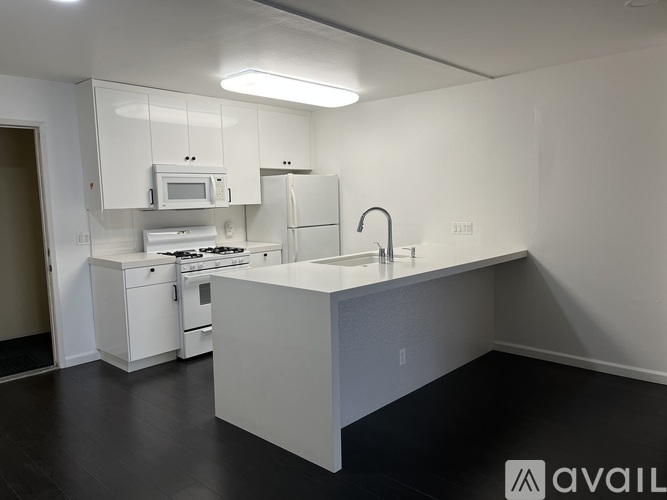 5210 Inglewood Boulevard 1 Apartment for Rent - Photo gallery 1