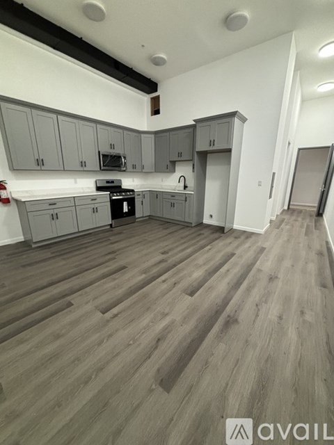24 Elm St 2 Beds Apartment for Rent