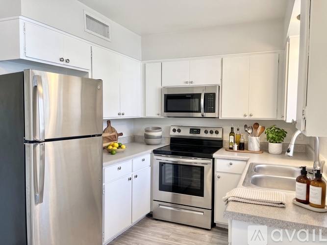 3031 N 36th St 1 Apartment for Rent - Photo gallery 3