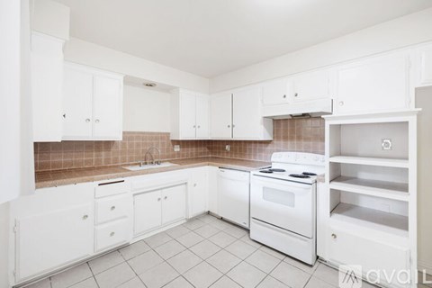 2761 N Golden Ave 3 Beds Apartment for Rent