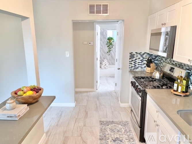 704-724 W 5th St 1 Apartment for Rent - Photo gallery 3