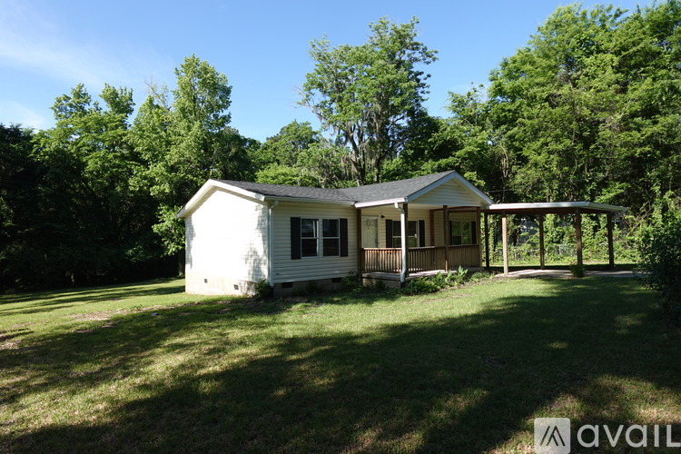 203 1st St 3 Beds Single Family Home for Rent - Photo gallery 2