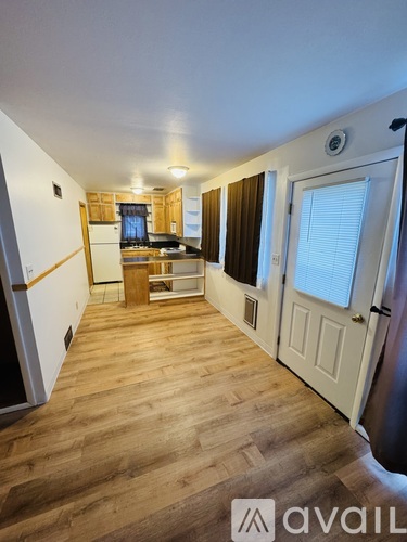 561 1/2 5th St N 2 Beds Single Family Home for Rent - Photo gallery 2