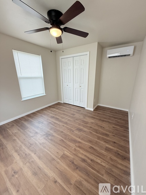219 N Hickory St 1 Single Family Home for Rent - Photo gallery 2