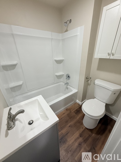 219 N Hickory St 1 Single Family Home for Rent - Photo gallery 4