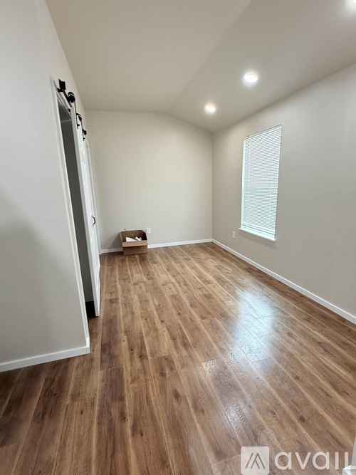 219 N Hickory St 1 Single Family Home for Rent - Photo gallery 5
