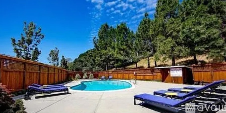 Shelter Bay Avenue 2 Beds Condo for Rent - Photo gallery 1