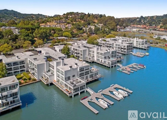 Shelter Bay Avenue 2 Beds Condo for Rent - Photo gallery 2