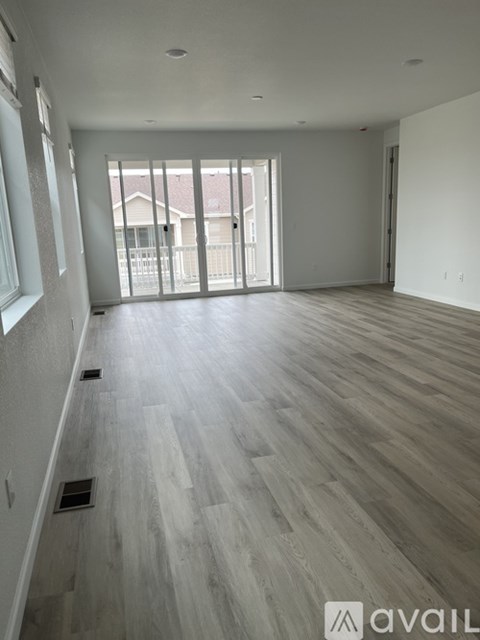 24786 East 41St Avenue 4 Beds Apartment for Rent