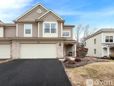 560 Lancaster Dr 3 Beds Apartment for Rent