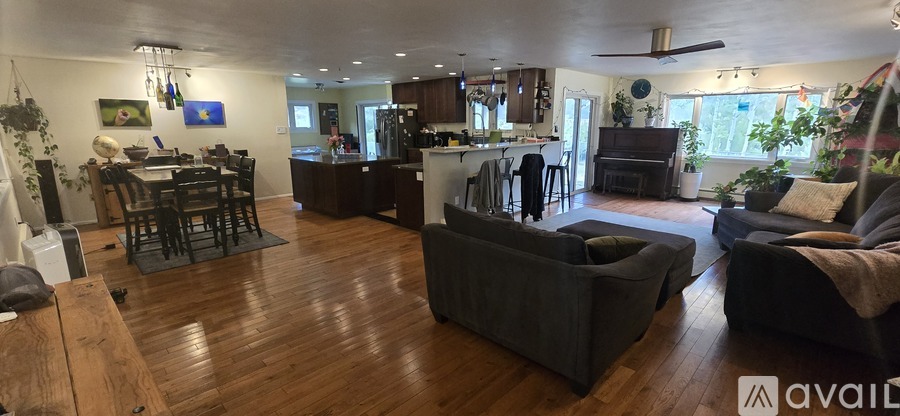 1401 Donegan Road 3 Beds Single Family Home for Rent - Photo gallery 1