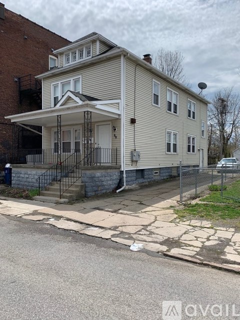 80 10Th St 2 Beds Apartment for Rent