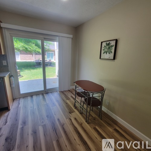 1010 Country Club Rd 2 Beds Condo for Rent - Photo gallery 4