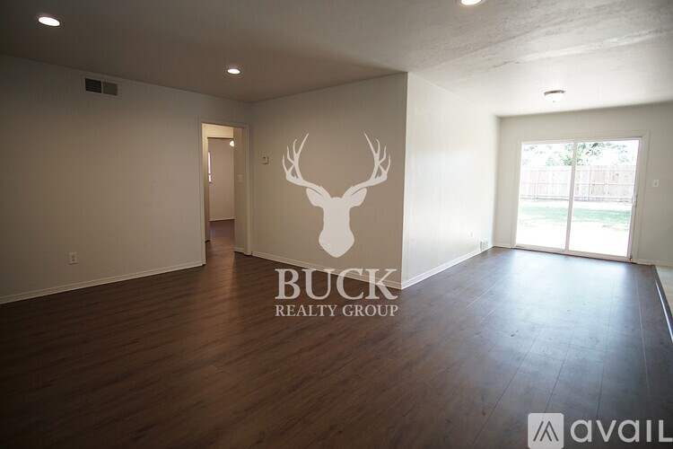 1920 NE 52nd St 4 Beds Single Family Home for Rent - Photo gallery 3