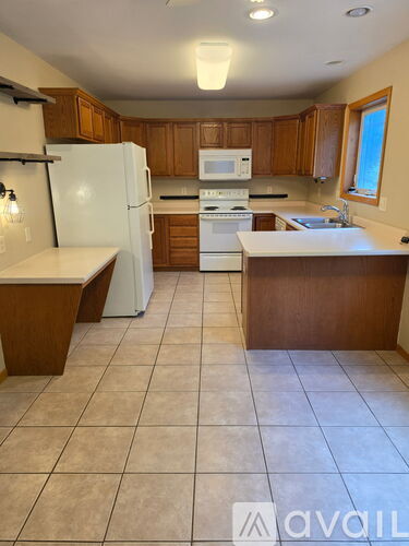 1008 Georgene Street 4 Beds Single Family Home for Rent - Photo gallery 3