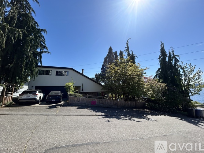 703 North 29th Street 3 Beds Single Family Home for Rent - Photo gallery 2