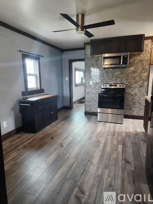 426 3rd Street 2 Beds Single Family Home for Rent - Photo gallery 3
