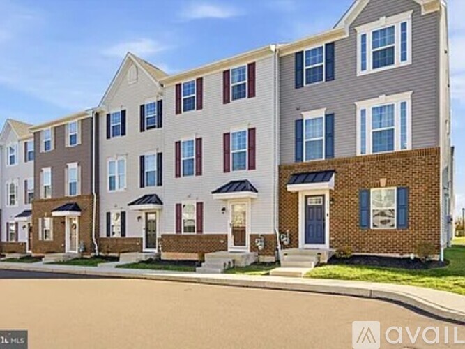 Dragon Drive 4 Beds Townhouse for Rent - Photo gallery 1