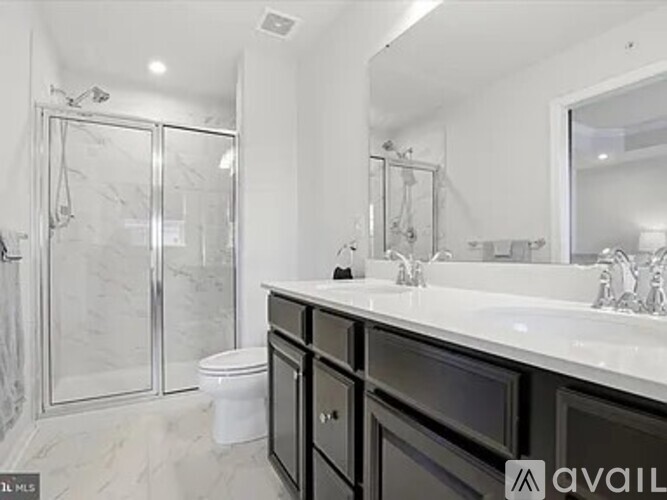 Dragon Drive 4 Beds Townhouse for Rent - Photo gallery 4