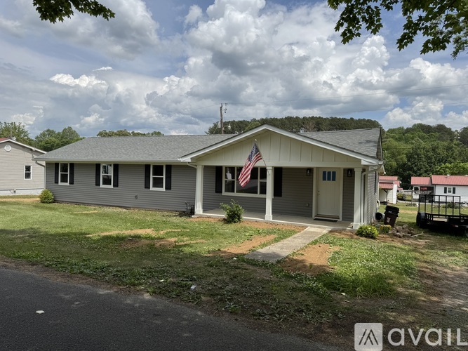 124 South Chestnut Street 4 Beds Single Family Home for Rent - Photo gallery 1