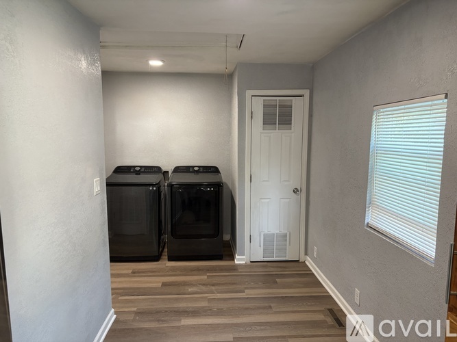 1946 South Laura Avenue 3 Beds Single Family Home for Rent - Photo gallery 4