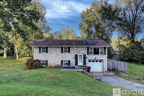 4011 W Englewood Blvd 3 Beds Apartment for Rent