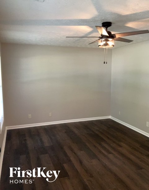 724 Westbury Drive 3 Beds Apartment for Rent