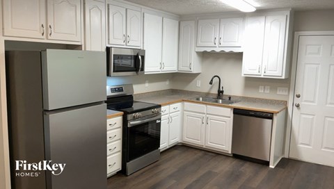 724 Westbury Drive 3 Beds Apartment for Rent