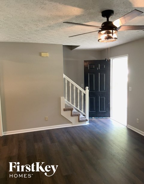724 Westbury Drive 3 Beds Apartment for Rent