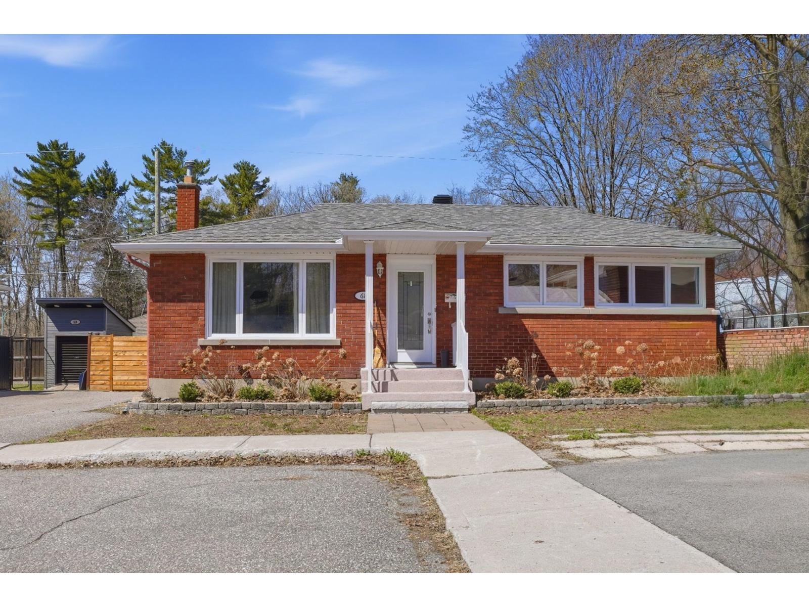 61 Rue St-Cyr 4 Beds House for Rent - Photo gallery 1