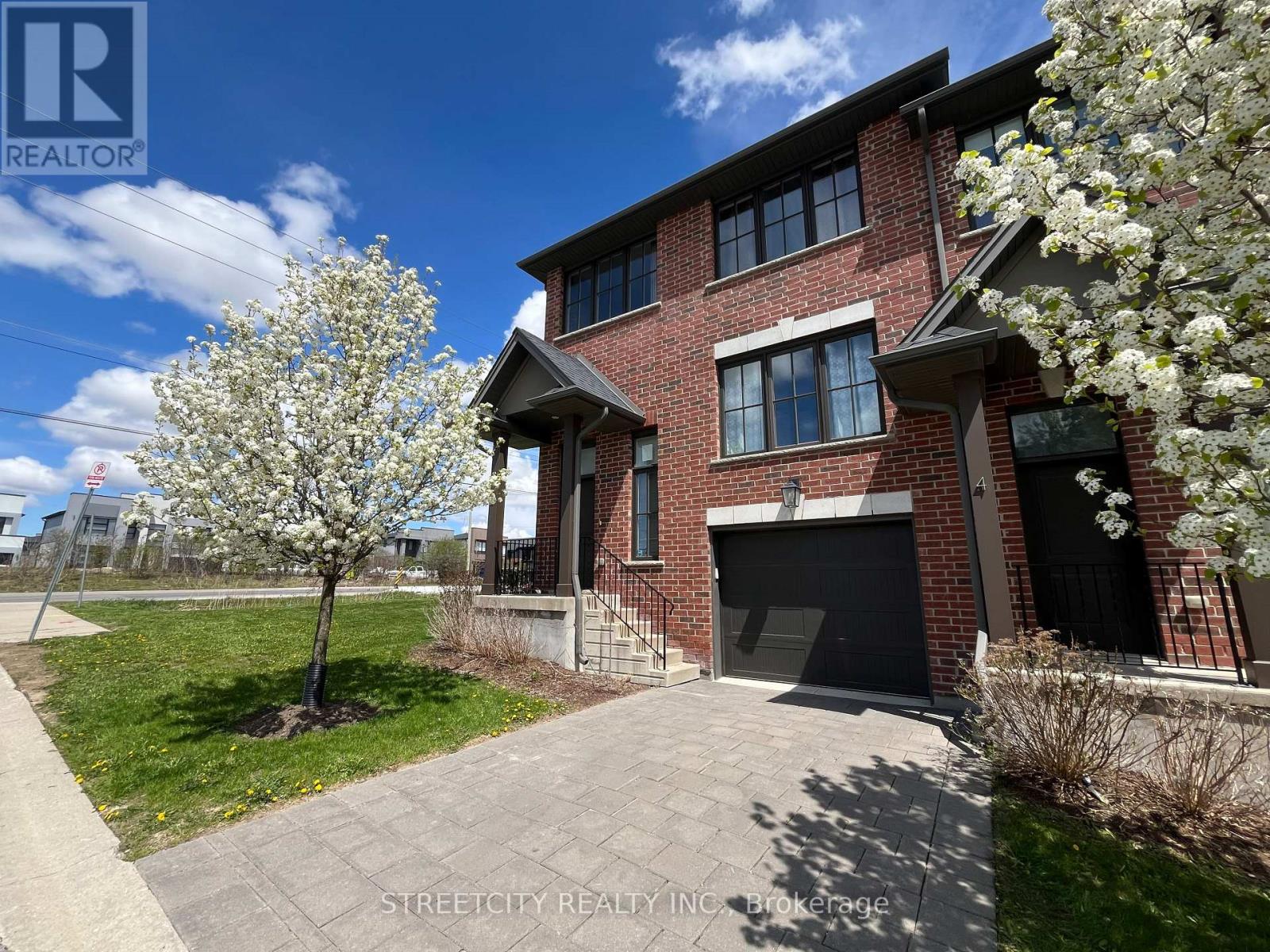 2 - 555 SUNNINGDALE ROAD E 3 Beds Condo, Home for Rent - Photo gallery 2
