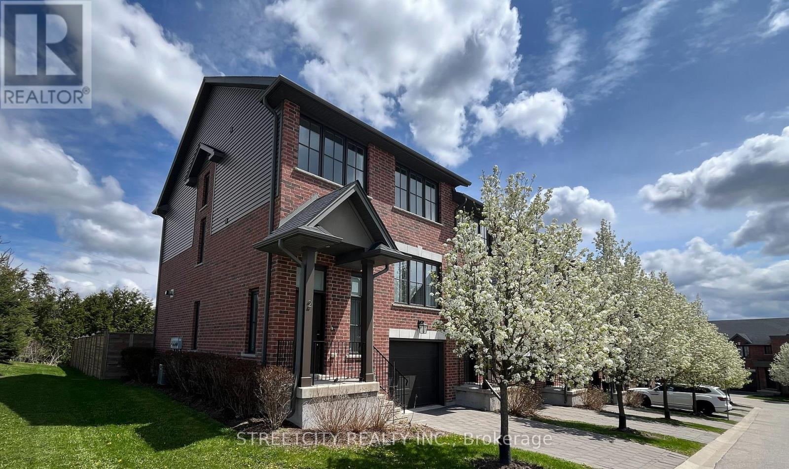 2 - 555 SUNNINGDALE ROAD E 3 Beds Condo, Home for Rent - Photo gallery 3