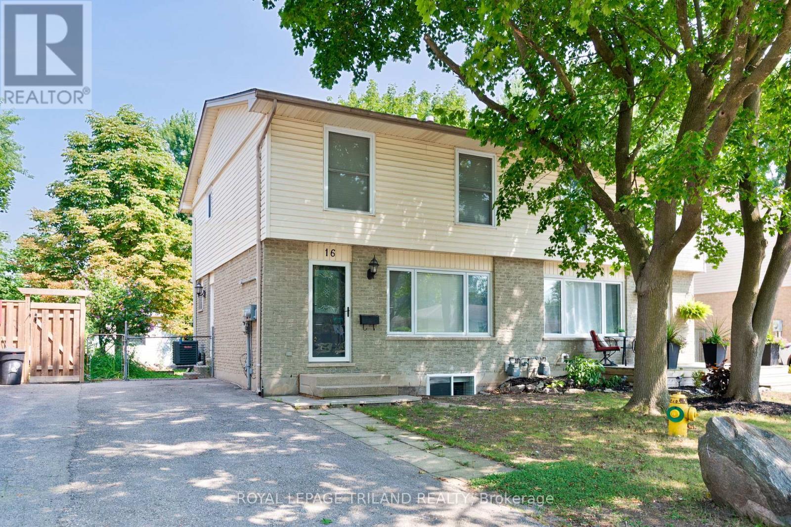 LOWER - 16 INVERARY ROAD 1 House for Rent - Photo gallery 1