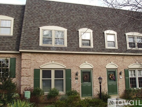 205 Bloomingdale Avenue 3 Beds Apartment for Rent