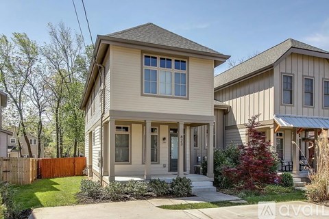 823 Knox Ave 3 Beds Apartment for Rent