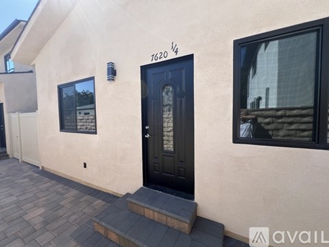 7620 1/4 Arcola Ave 3 Beds Apartment for Rent