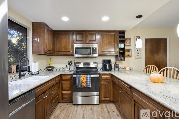 2752 Douglas Fir Dr 4 Beds Single Family Home for Rent - Photo gallery 4
