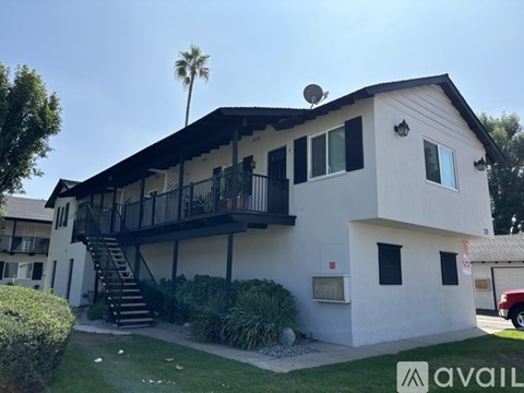 371 N Oak St 2 Beds Apartment for Rent