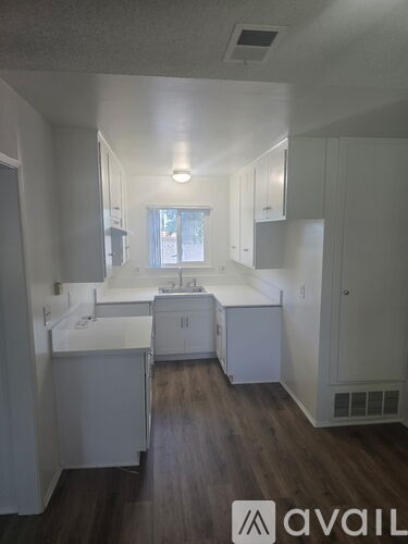 371 N Oak St 2 Beds Apartment for Rent - Photo gallery 3