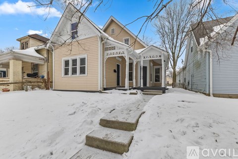 1153 Villa Avenue 4 Beds Apartment for Rent
