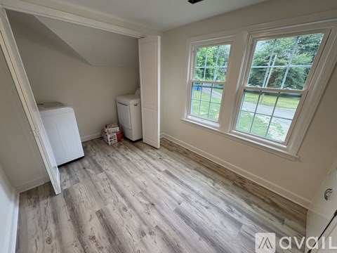 859 Main Street 2 Beds Apartment for Rent
