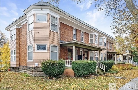 5801 Franklin Boulevard 3 Beds Apartment for Rent