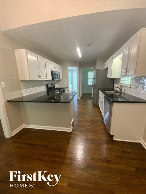 234 Valleyside Drive 4 Beds Apartment for Rent