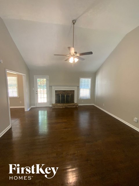 234 Valleyside Drive 4 Beds Apartment for Rent