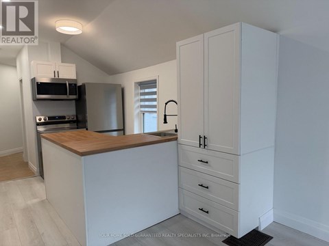 1 - 90 WELLINGTON STREET E 2 Beds Apartment for Rent