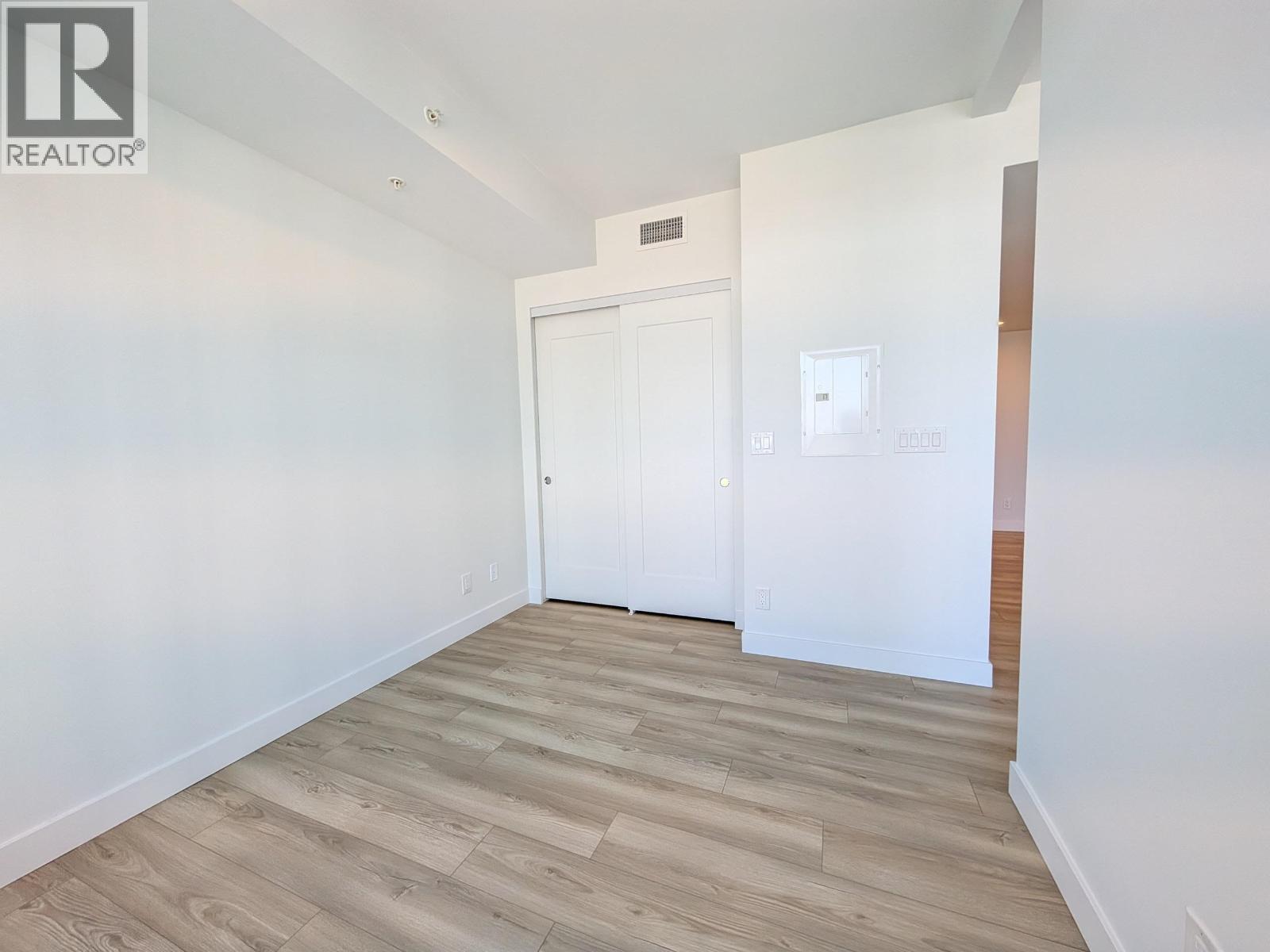 1305 2381 BETA AVENUE 1 Apartment, Home for Rent - Photo gallery 2