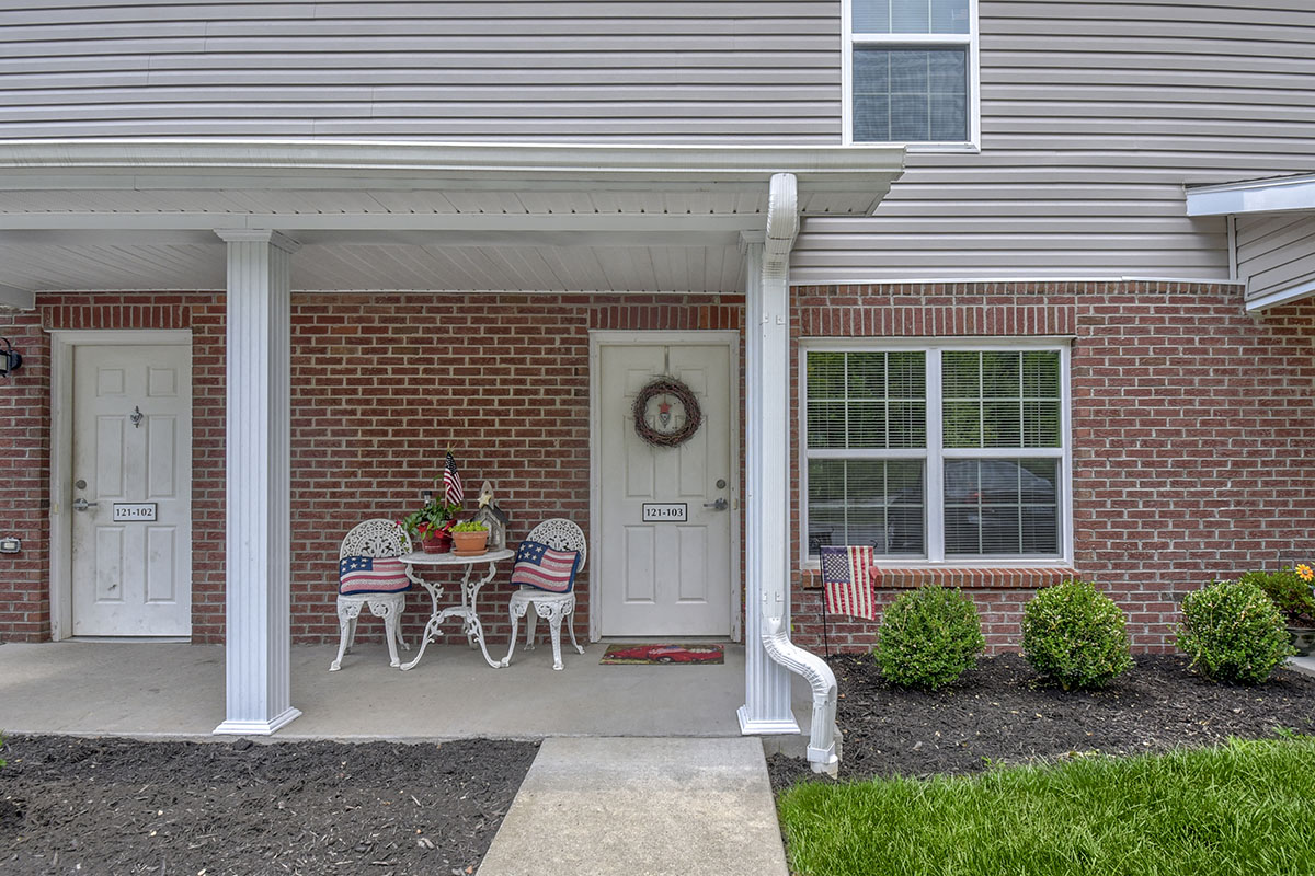 Oak Valley Gardens apartments